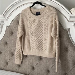 Abercrombie & Fitch sweater